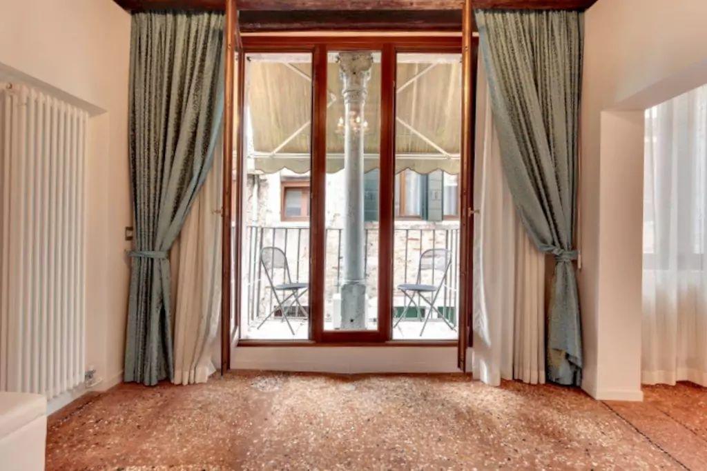 Ca' Giorgia With Balcony Apartment Venedig